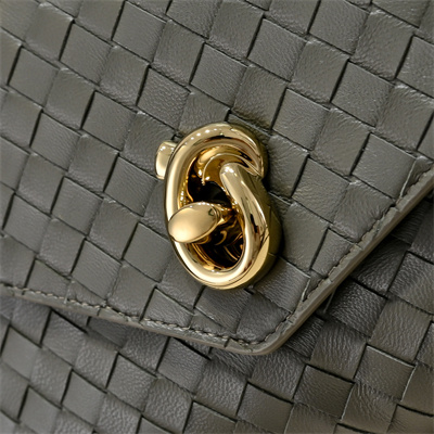 BV Knot Lock Bag In Lambskin Cypress