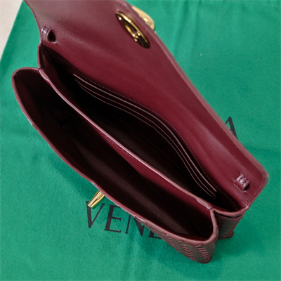 BV Knot Lock Bag In Lambskin Barolo