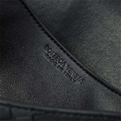 BV Knot Lock Bag In Lambskin Black