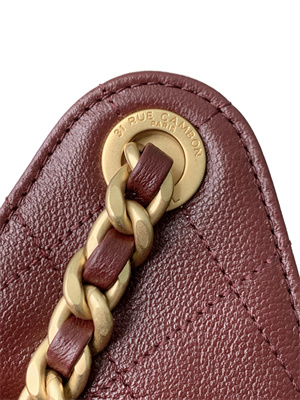 Chanel 25 Small Handbag Grained Calfskin Gold Tone Metal Burgundy AS5293