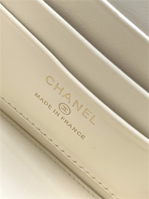 Chanel Vanity with chain Grained Calfskin& Gold-Tone Metal White AP4799