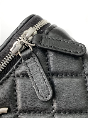 Chanel Vanity Case Lambskin & Silver-Tone Metal Black AP3940