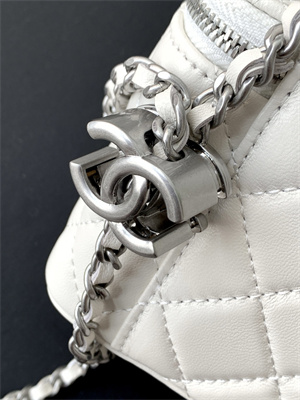 Chanel Vanity Case Lambskin & Silver-Tone Metal White AP3940