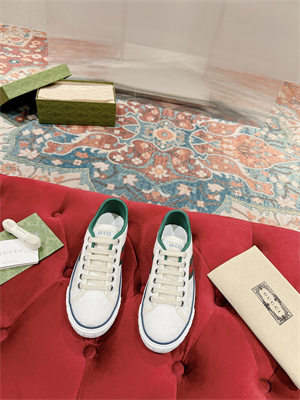 Gucci Sneakers Women/Men 38995