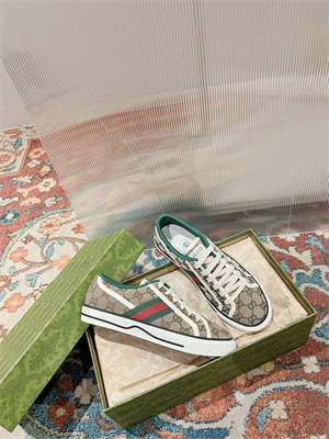Gucci Sneakers Women/Men 38995