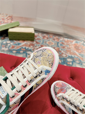 Gucci Sneakers Women/Men 38996