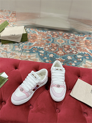 Gucci Sneakers Women 39010