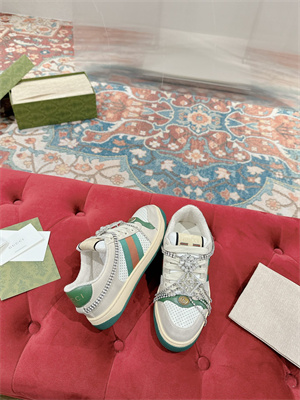 Gucci Sneakers Women 39012