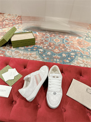 Gucci Sneakers Women/Men 39013