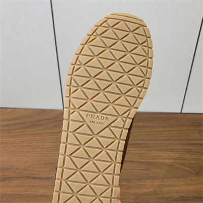 Prada Sneakers Women 39020