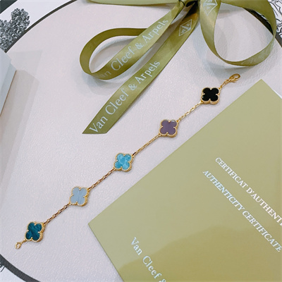 Van Cleef & Arpels Bracelet 38804 (many color options)