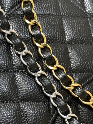 Chanel Medium Classic Flap Bag Grained Calfskin Gold Tone Metal Black 01112 TOP