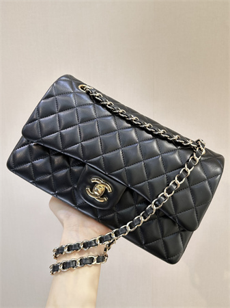 Chanel Medium Classic Flap Bag Lambskin Gold Tone Metal Black 01112 TOP