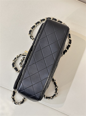 Chanel Mini Classic Flap Bag Lambskin Gold Tone Metal Black Color 01116 TOP