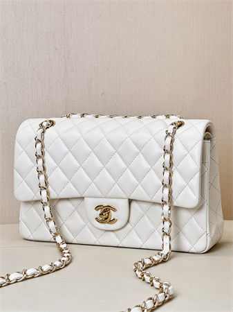 Chanel Medium Classic Flap Bag Lambskin Gold Tone Metal White 01112 TOP