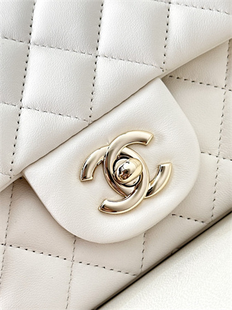 Chanel Mini Classic Flap Bag Lambskin Gold Tone Metal White Color 01116 TOP