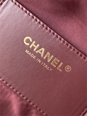 Chanel 25 Medium Handbag Grained Calfskin Gold Tone Metal Burdundy AS5311
