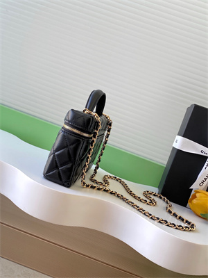 Chanel Vanity With Chain Shinny Lambskin , Strass & Gold-Tone Metal Black AP4804