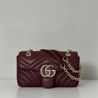 Gu.cci GG Marmont Small shoulder bag matelassé chevron lambskin leather Lt Gold toned hardware Rosso Ancora red837280